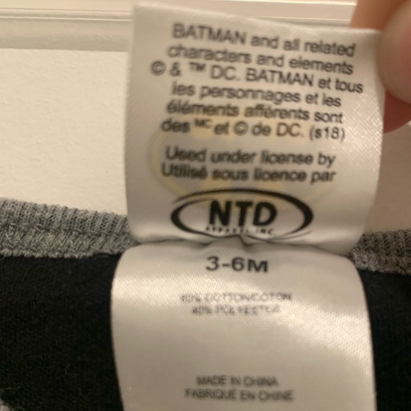 Batman long sleeve black onesie. Size 3-6 months. - Picture 3 of 5